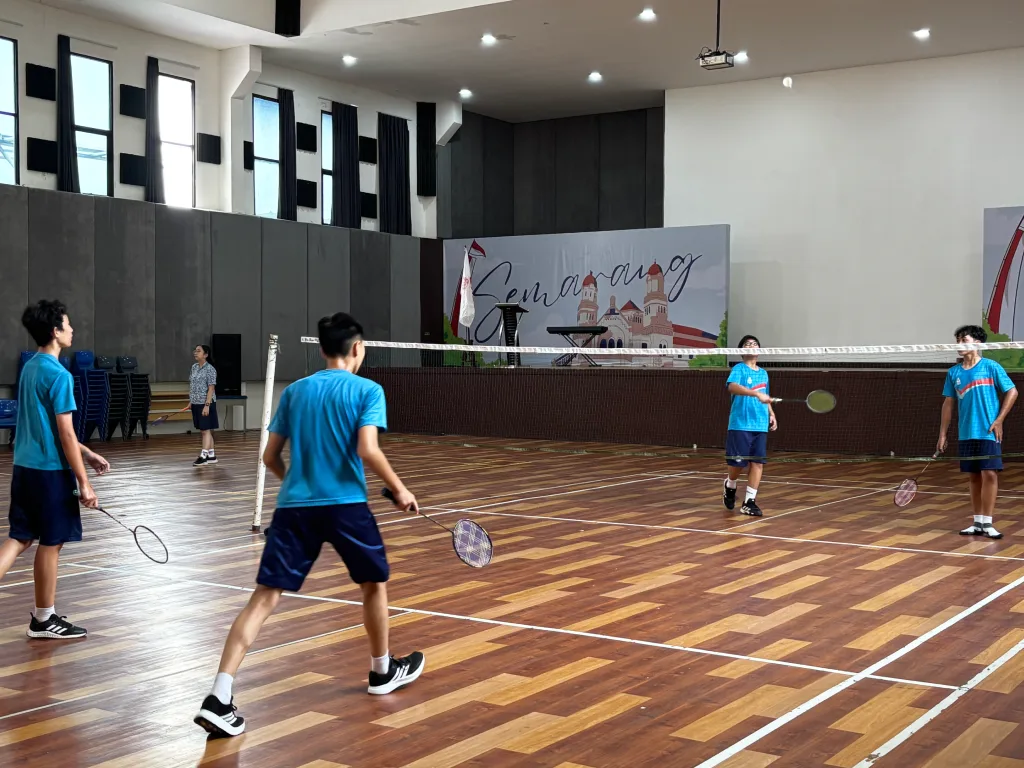 co-curricular activities sis semarang badminton