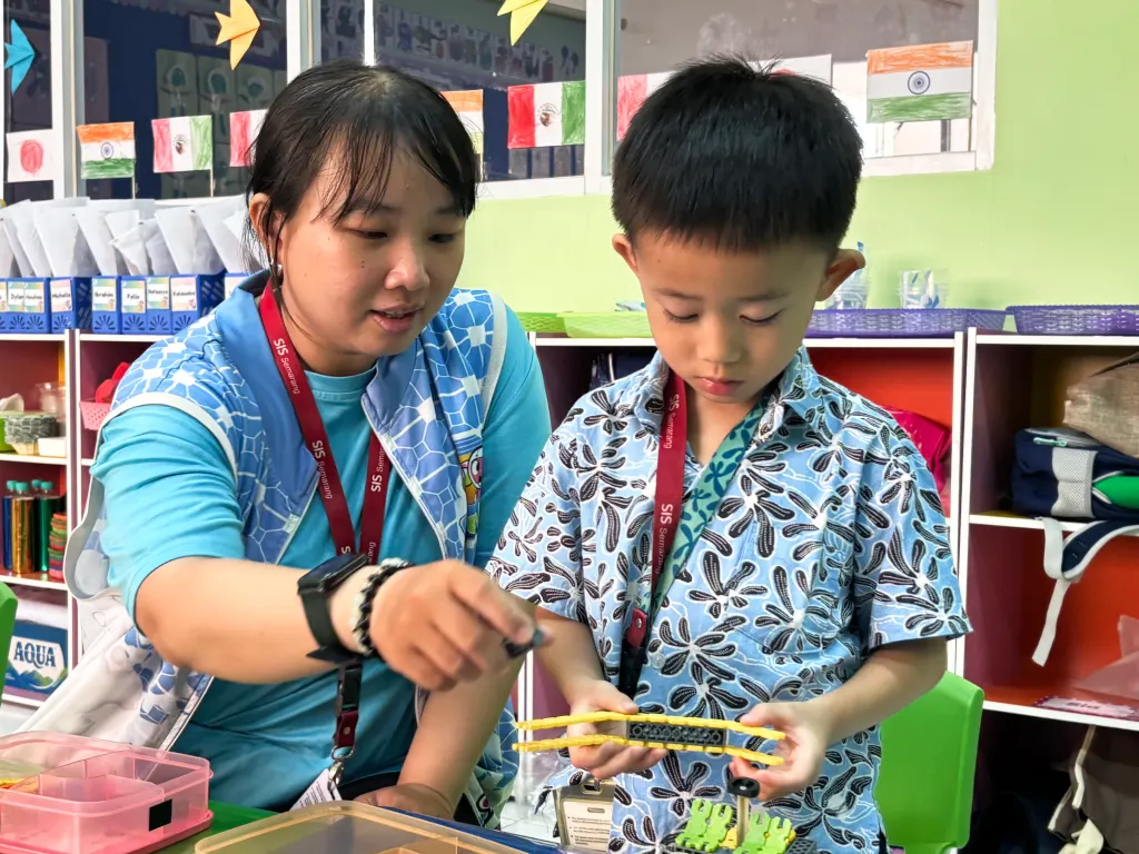 co-curricular activities sis semarang crafting