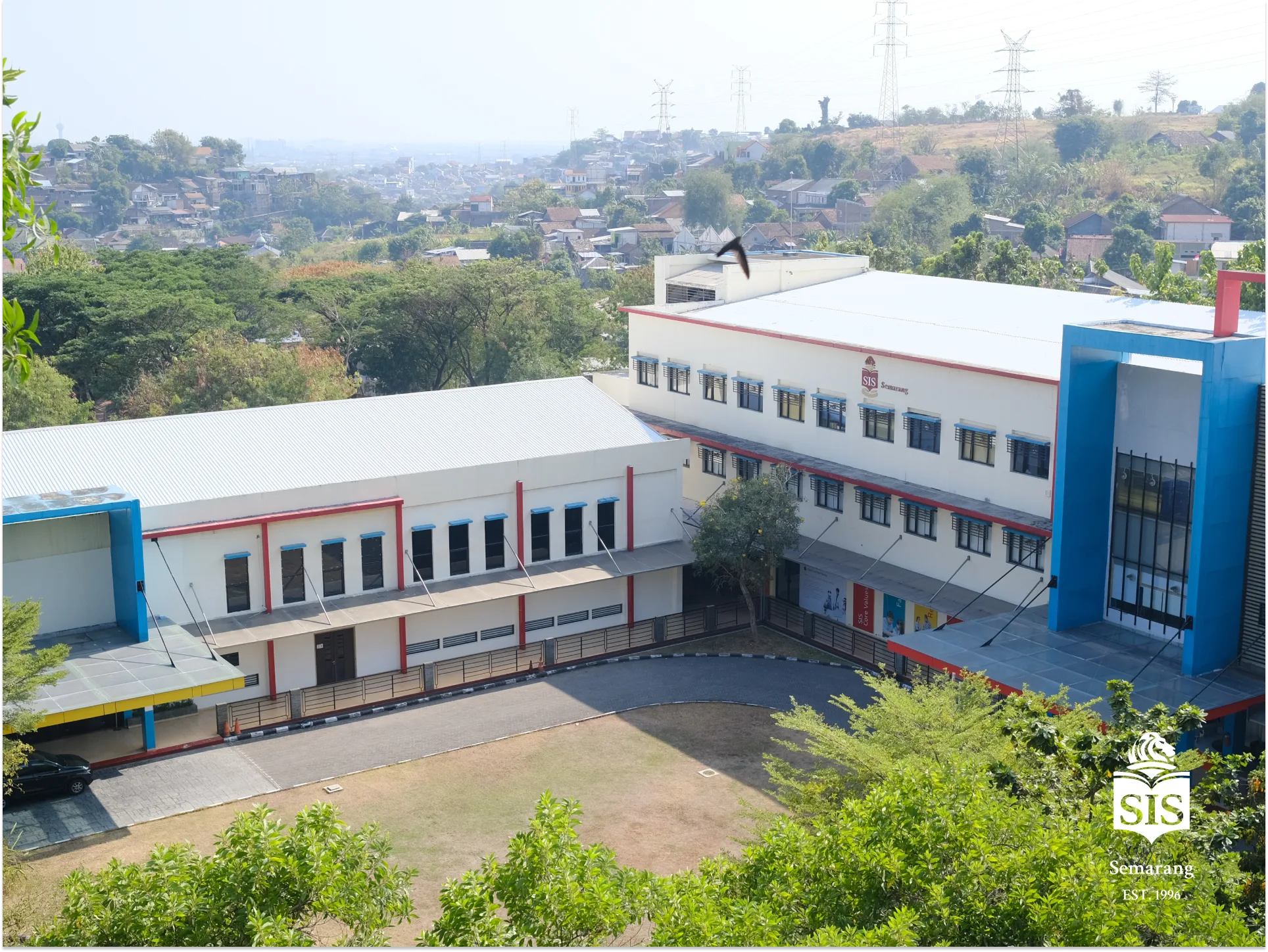 sis semarang school facade
