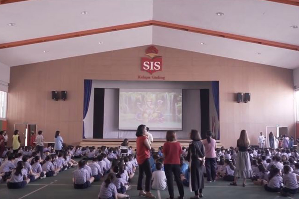 SIS KG Diwali 2019