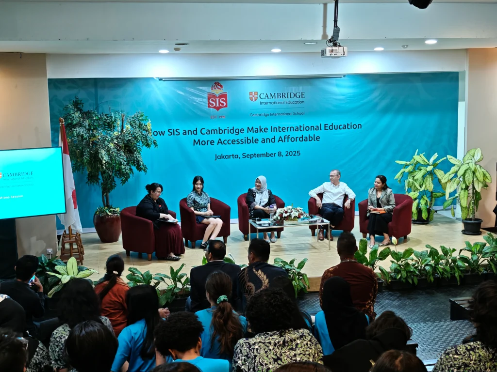 SIS cambridge program